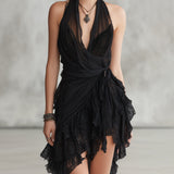 Vestido Mini de Encaje Negro con Escote Halter y Volante