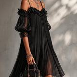 Camelia | Vestido mini de gasa negra con hombros descubiertos y borde de encaje