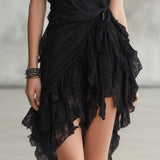 Vestido Mini de Encaje Negro con Escote Halter y Volante