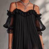 Camelia | Vestido mini de gasa negra con hombros descubiertos y borde de encaje