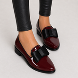 Ermelinda | Mocasín burdeos de charol con lazo