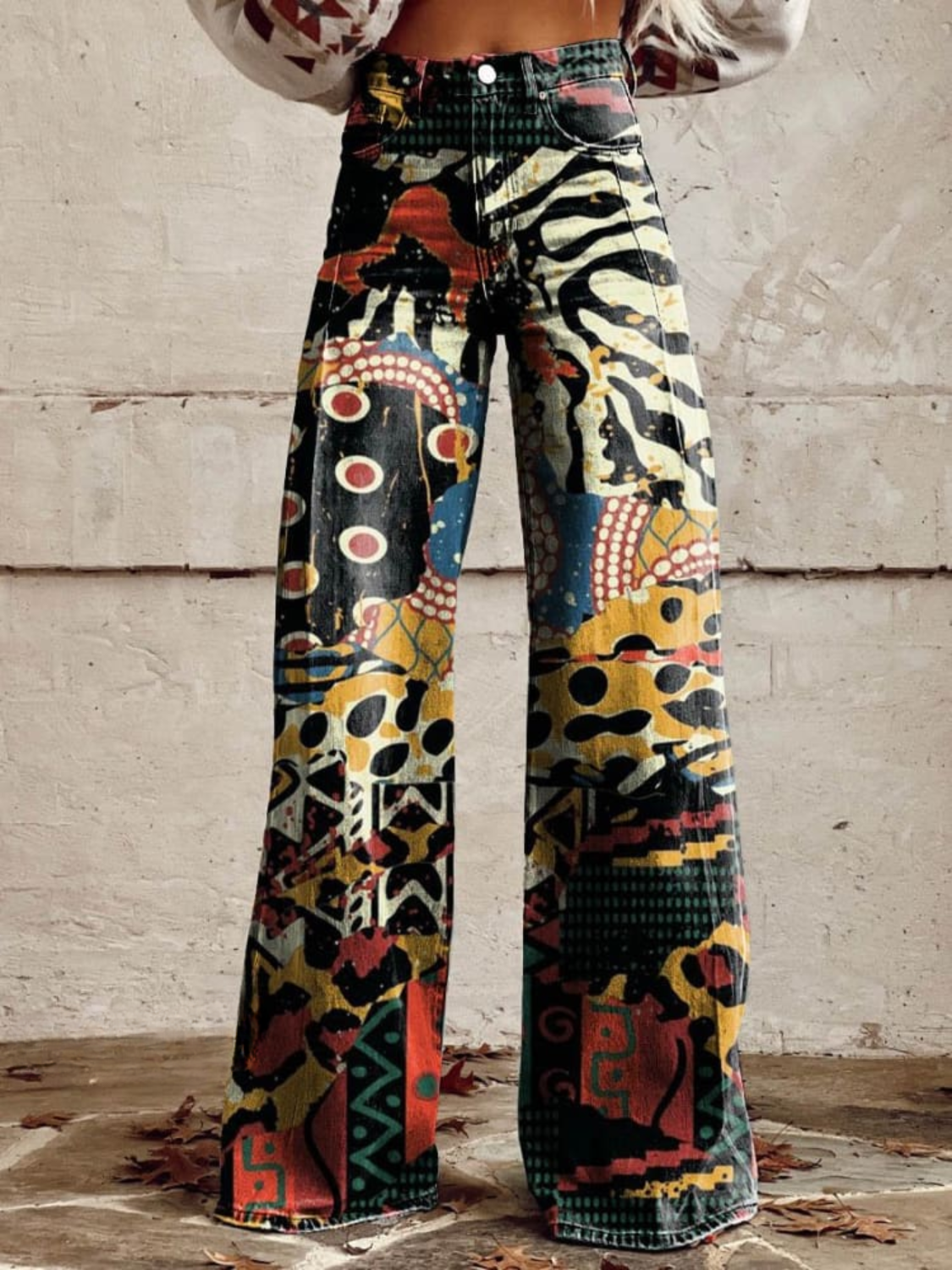 Elodina | Pantalón ancho estampado de collage étnico en negro