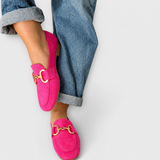 Damasia | Mocasín fucsia con hebilla dorada