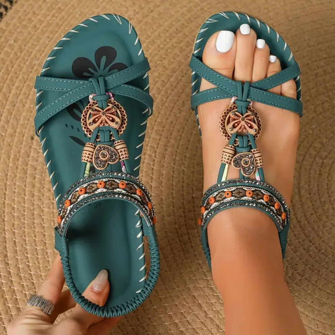 Zaira – Sandalias boho con detalles decorativos