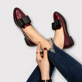 Ermelinda | Mocasín burdeos de charol con lazo