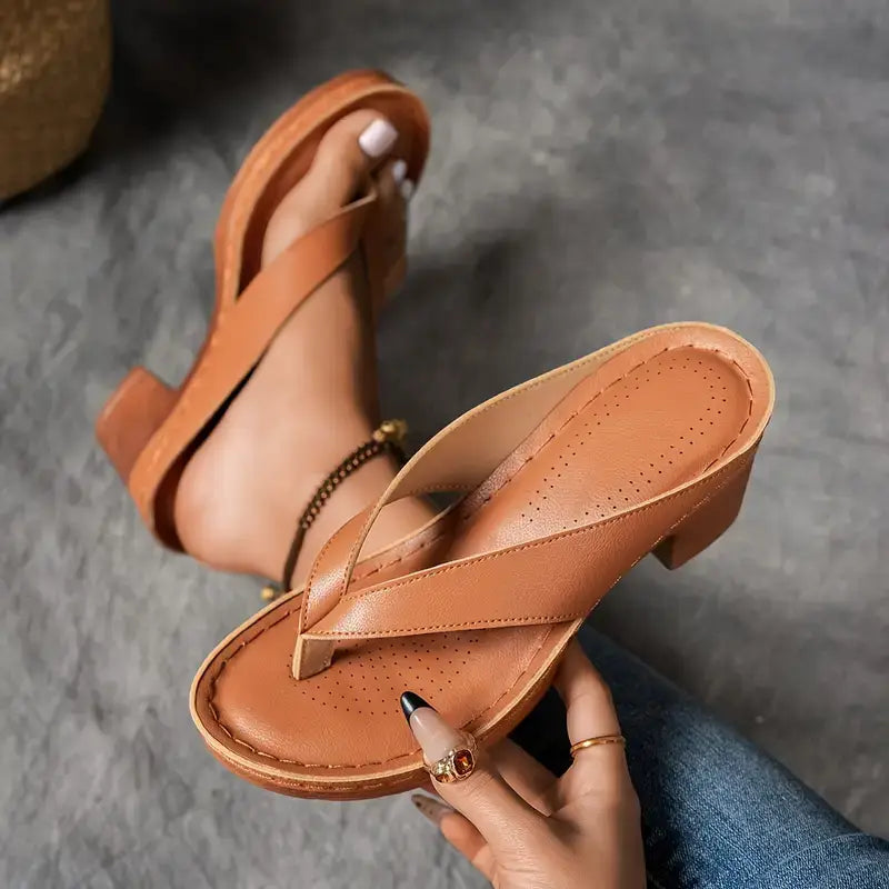 Elara – Sandalias de tacón medio elegantes
