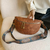 Melibea | Bolso bandolera con relieve floral
