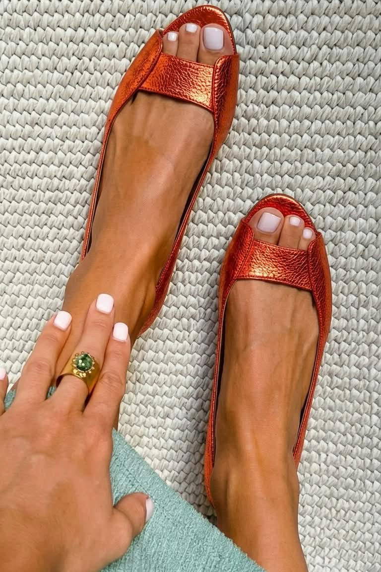 Adelina – Sandalia dorada confort chic