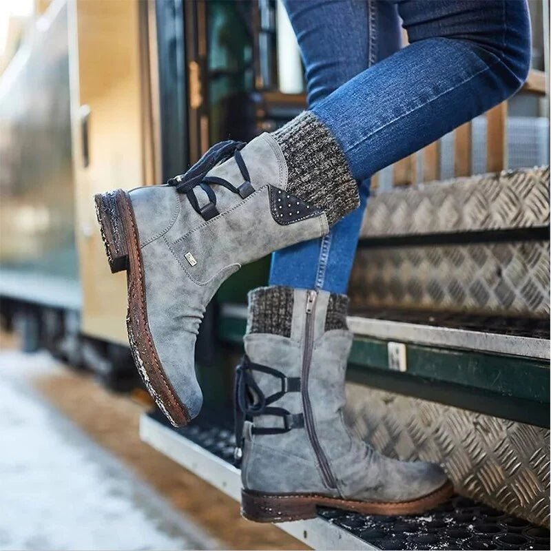 Laura | Bota de punto con cordones y caña media