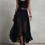 Conjunto de top negro y falda maxi de tul