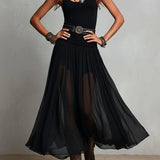 Conjunto de top negro y falda maxi de tul