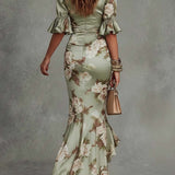 Vestido Maxi Asimétrico de Satén Verde con Flores