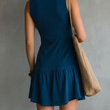 Vestido corto sin mangas con escote en V