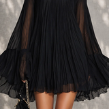 Orosia | Vestido mini negro con mangas acampanadas y hombros descubiertos fruncidos