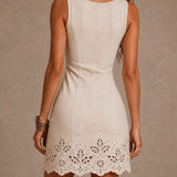 Gabriela | Vestido mini de encaje marfil con escote en V
