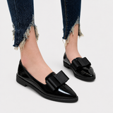 Ermelinda | Mocasín burdeos de charol con lazo