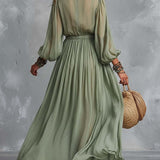 Leire | Vestido largo con bordados florales en los hombros, verde salvia
