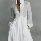 Liliana | Vestido largo minimalista con cuello mao, blanco